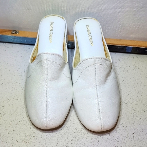 Daniel Green slip on's - Picture 2 of 9